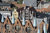 View over the facade of the town hall to Alter Markt ... 