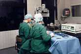 Concentrated working in the operating room.